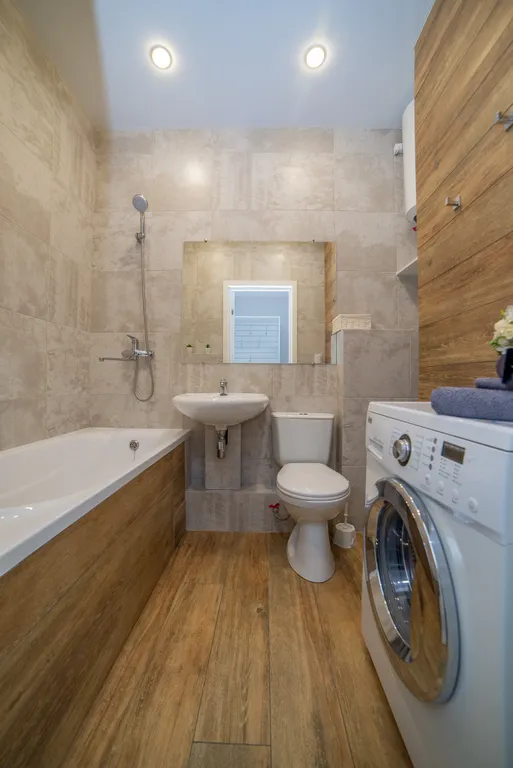 Евро 2К около метро Уральская для 5и гостей