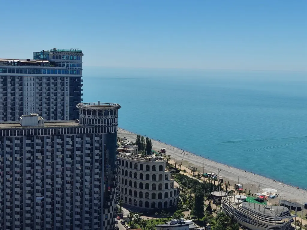 Апартаменты 2 х комнатные с видом на море на высоком этаже