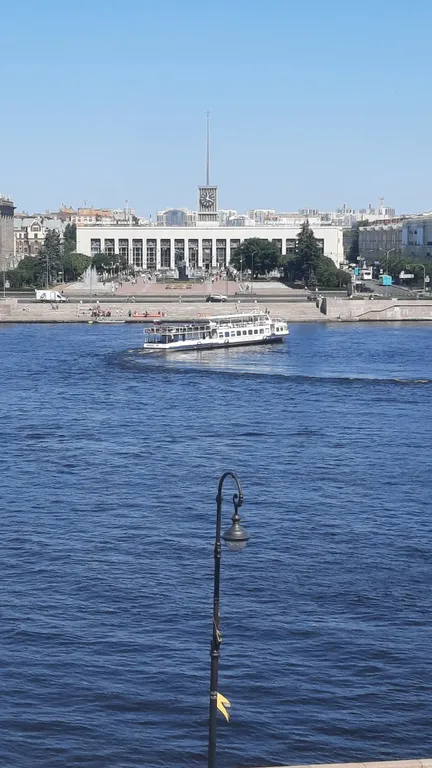Квартира Квартира у Литейного моста с видом на Неву — Санкт-Петербург