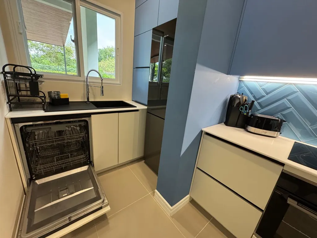 SvoyLux солнечный остров в океане