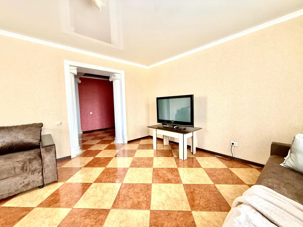 Большая квартира у Мамаева Кургана 3 лоджии