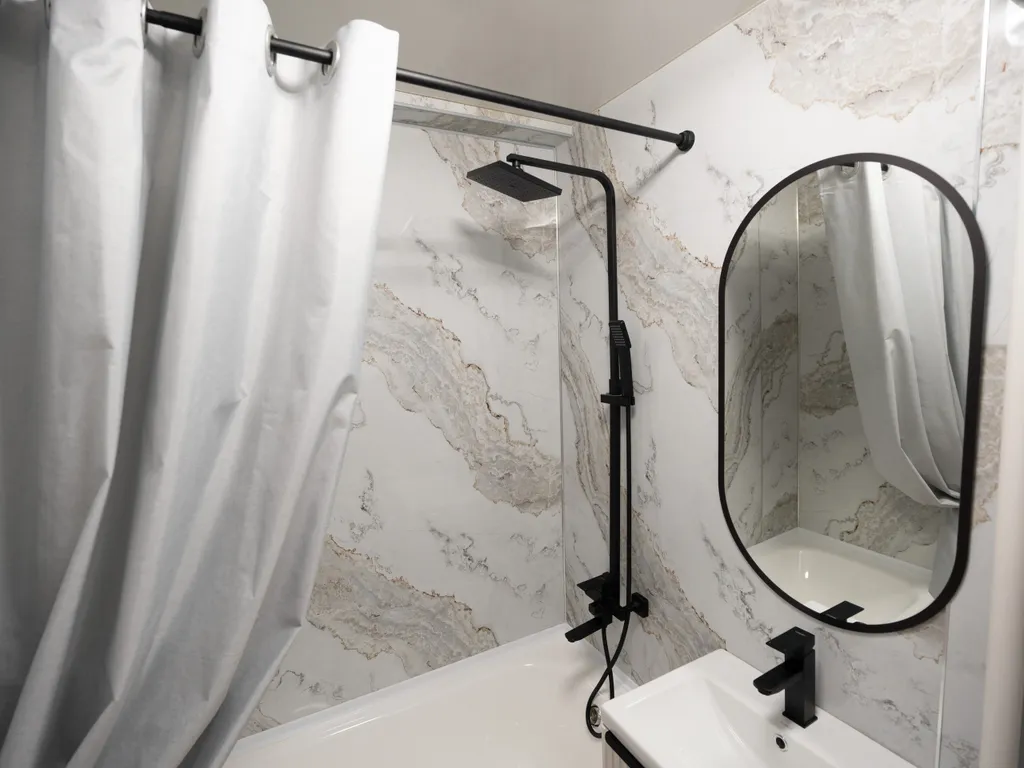 Дизайнерская квартира с видом на горы в центре Домбая