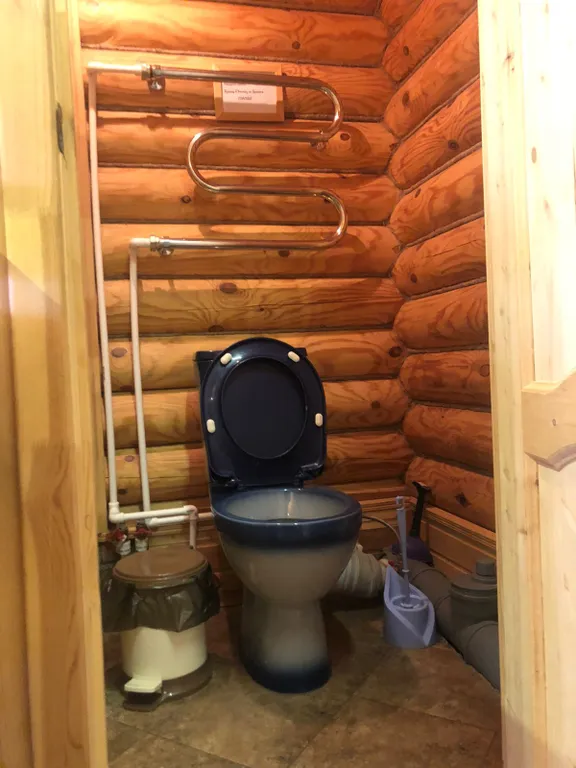 Частный дом на берегу реки Волги