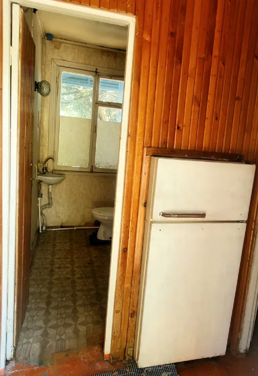 Улучшенный эконом комната с уборной и холодильником