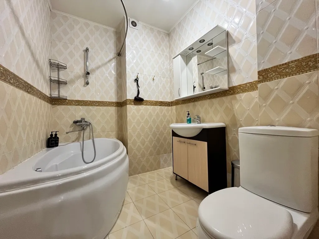 Рядом парк Победы Херсонес не берем оплату за уборку