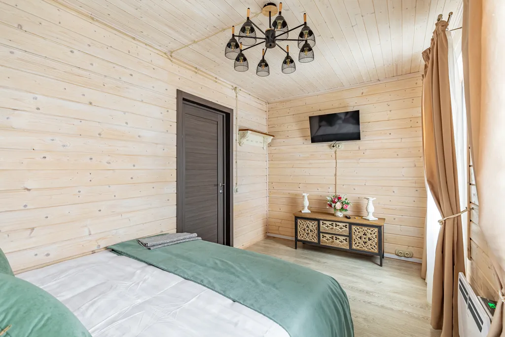 Частный дом с баней на дровах