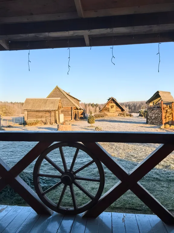 Домик-музей в Беловежской Пуще Беловежская светлица с печью и огнем