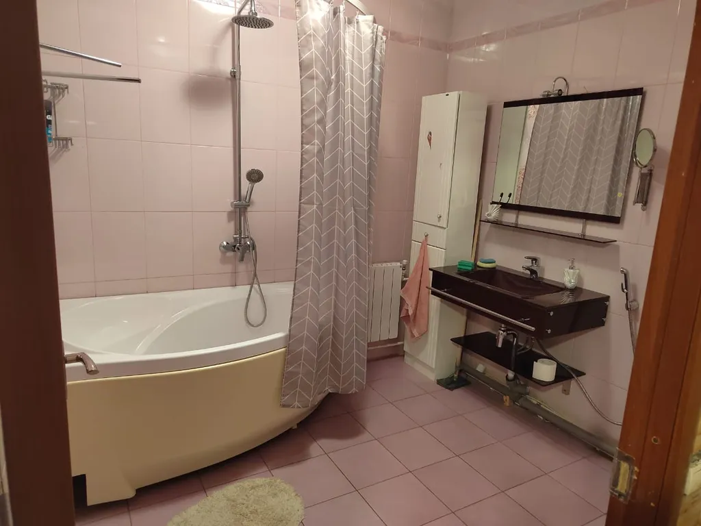 Просторная 2-комнатная квартира с кухонной зоной