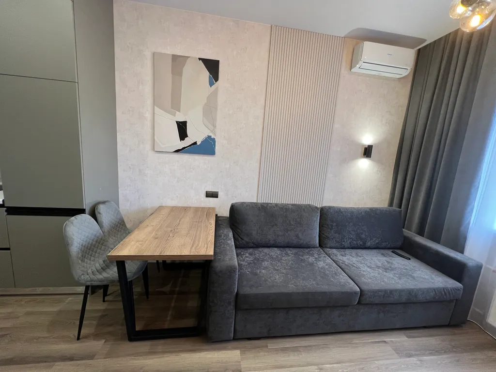 Уютная квартира студия с отдельной спальней