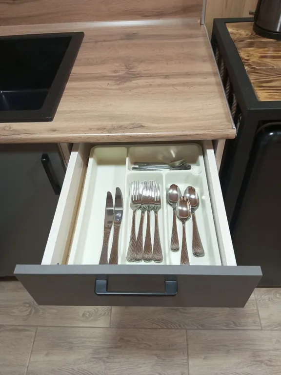 Домик в лесу с панорамным окном