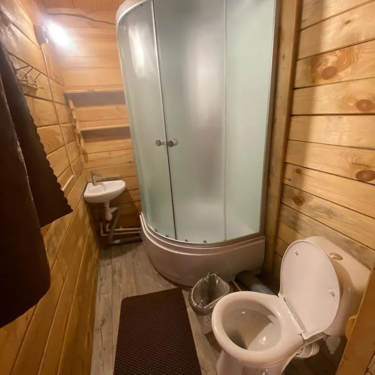 Номера в районе озера Ая