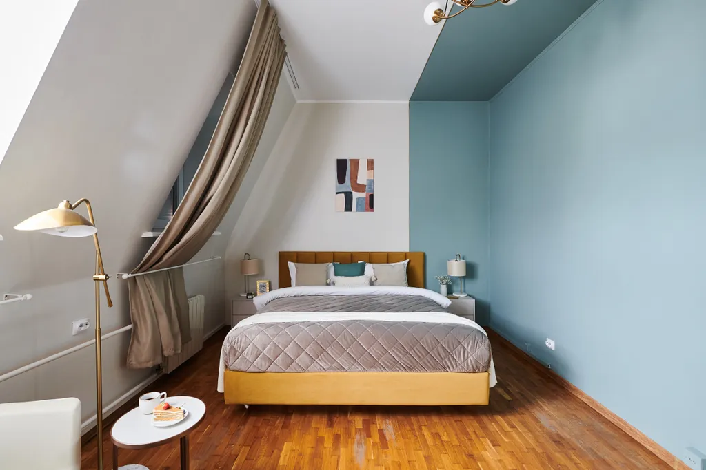 Двухуровневая с мансардой у Патриарших Прудов