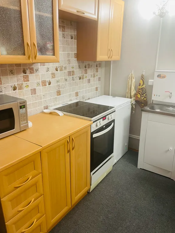 Теплый дом с двумя комнатами и кухней на компанию до 8 гостей