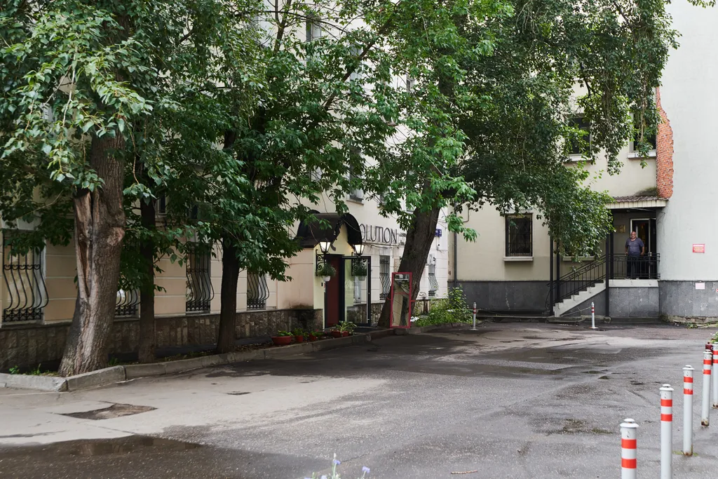 Двухуровневая с мансардой у Патриарших Прудов