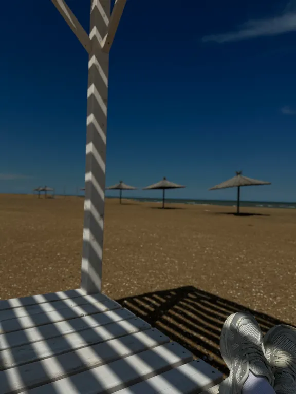 Уютная база отдыха на берегу чистого песчаного берега