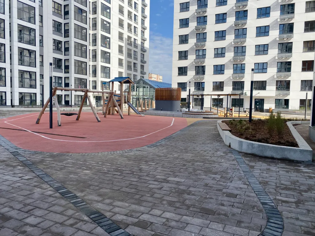 Отличная квартира в живописном месте города с видом на лес и город