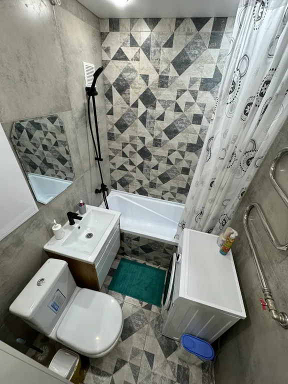 Двухкомнатная со свежим евроремонтом