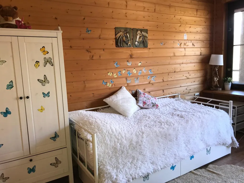 Дом в горах с видом на реку