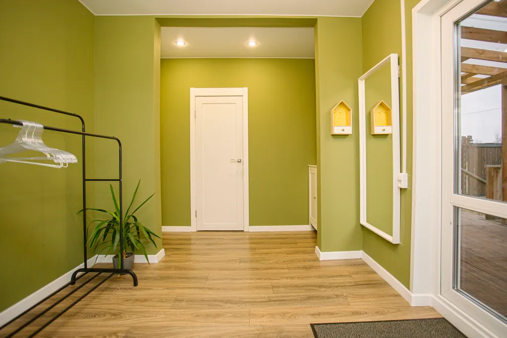 Дом на берегу реки