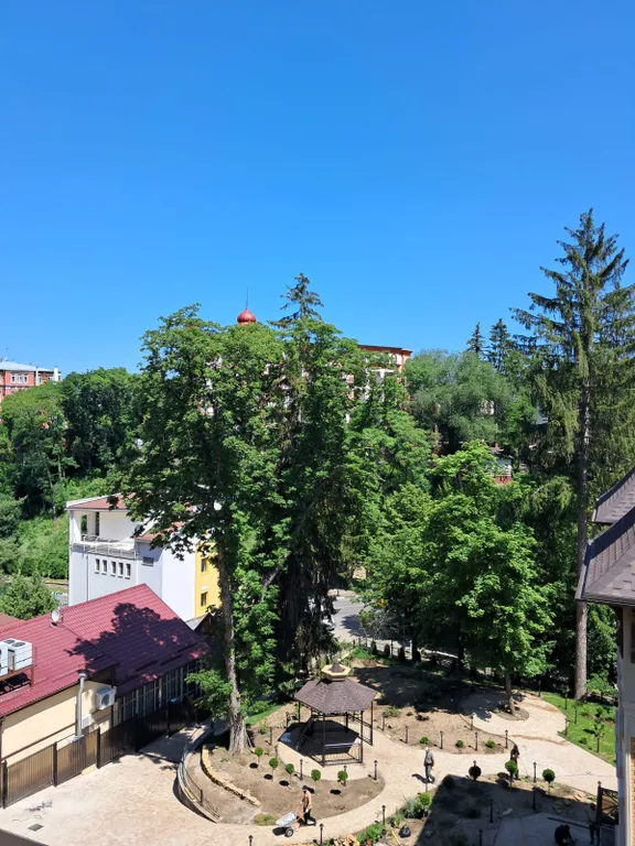 Уютная квартира рядом с парком, каскадной лестницей
