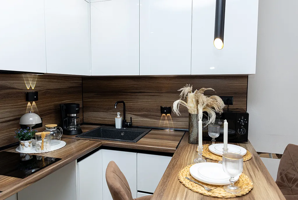 Студия в новом доме рядом с кадетским корпусом