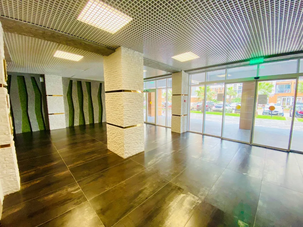 2-комнатная квартира с панорамными окнами у моря