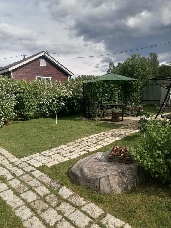 Усадьба на каменной горке