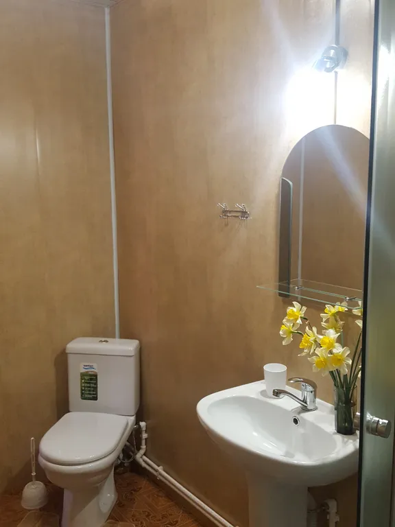 Квартира Квартира Двухместный улучшенный двухкомнатный с двухспальной кроватью. — Кучугуры