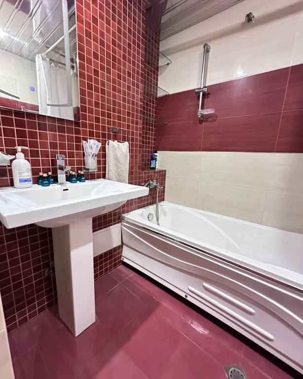 Трёхкомнатная просторная светлая квартира в самом центре города