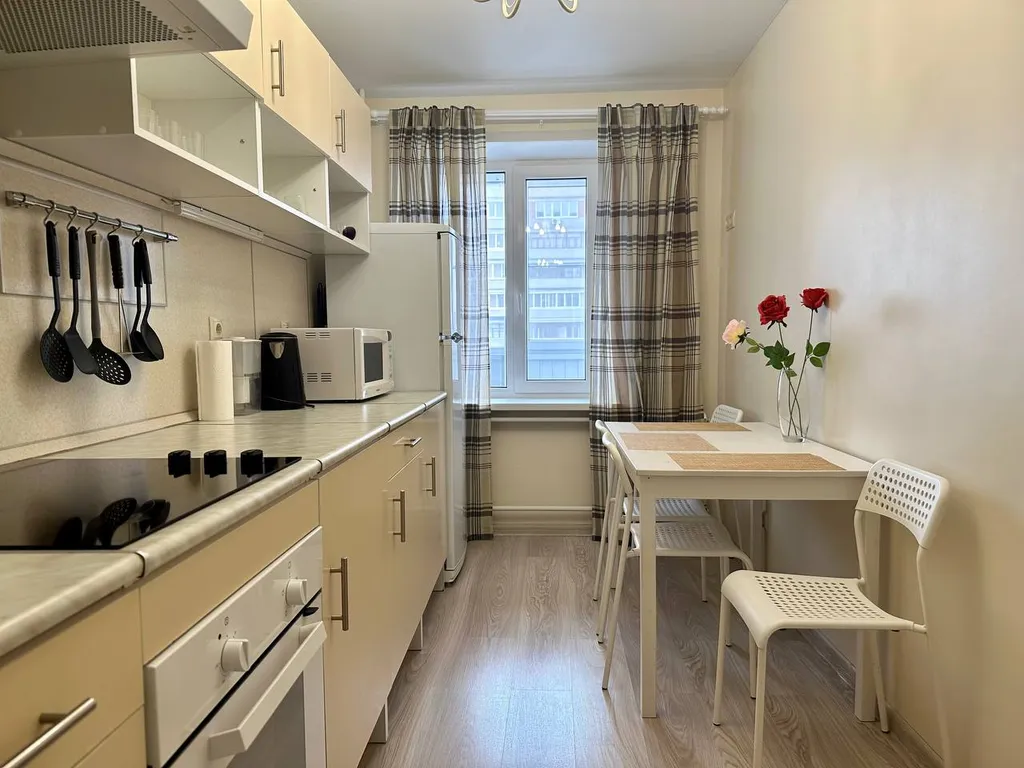 Просторная трехкомнатная квартира в тихом районе города