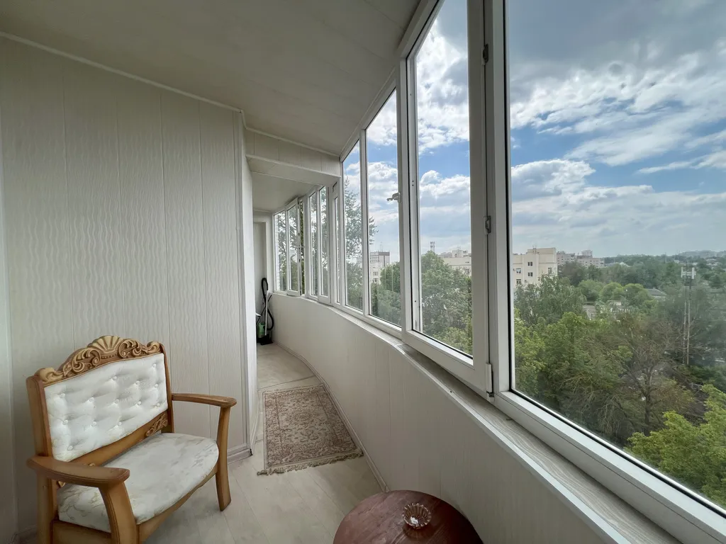 В центре новый дом