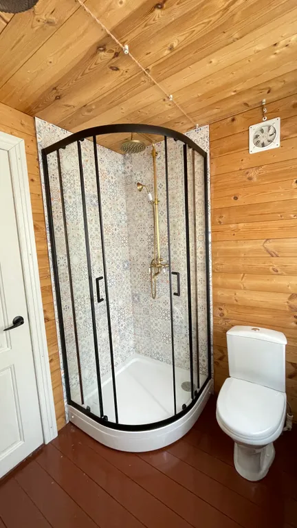 Брeвeнчатaя cтолeтняя изба