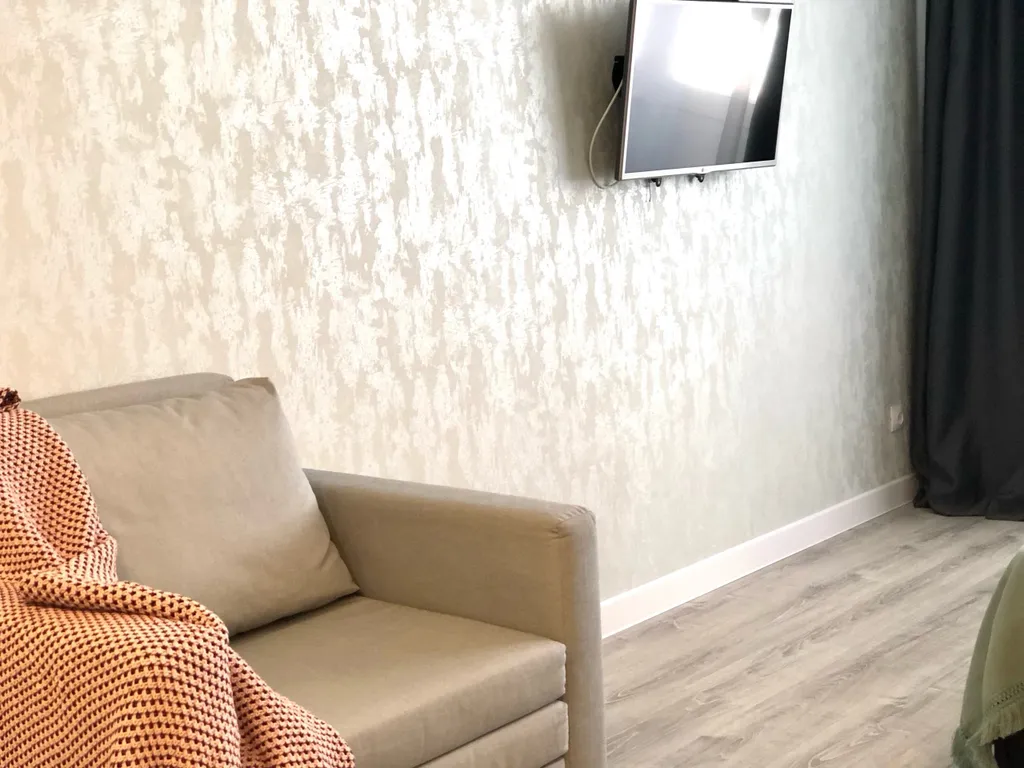 Новая квартира возле ТЦ Изумрудный город