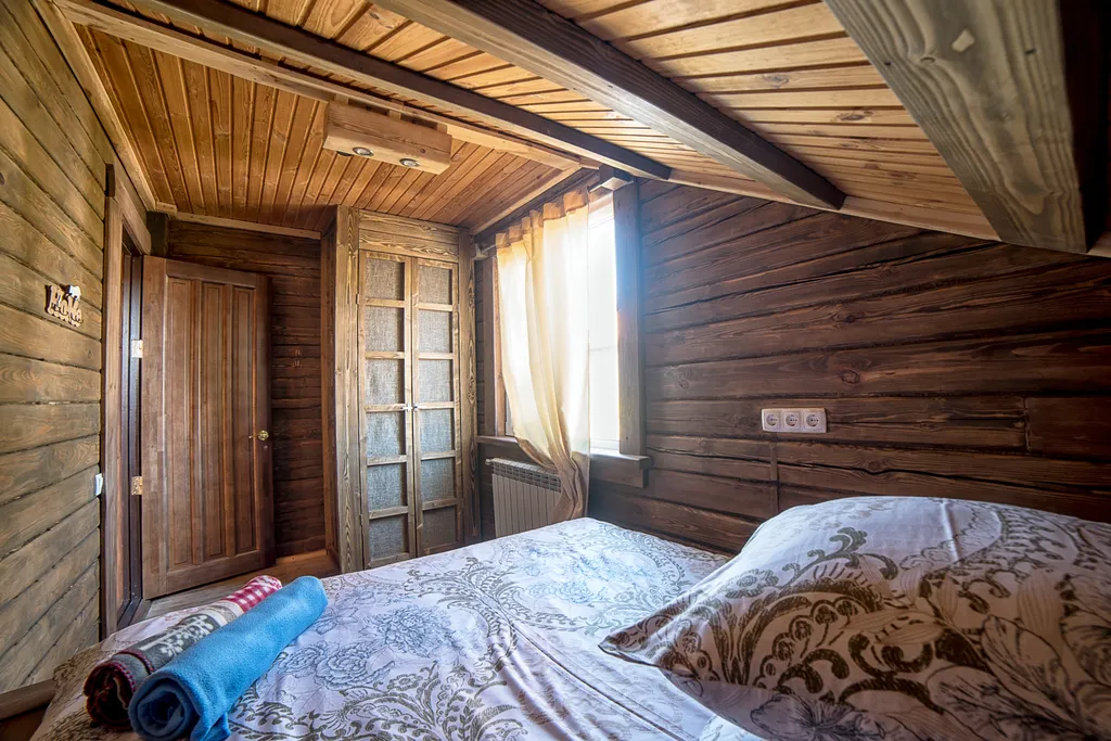 Рыжий кот - Деревянный Дом (WoodHouse)