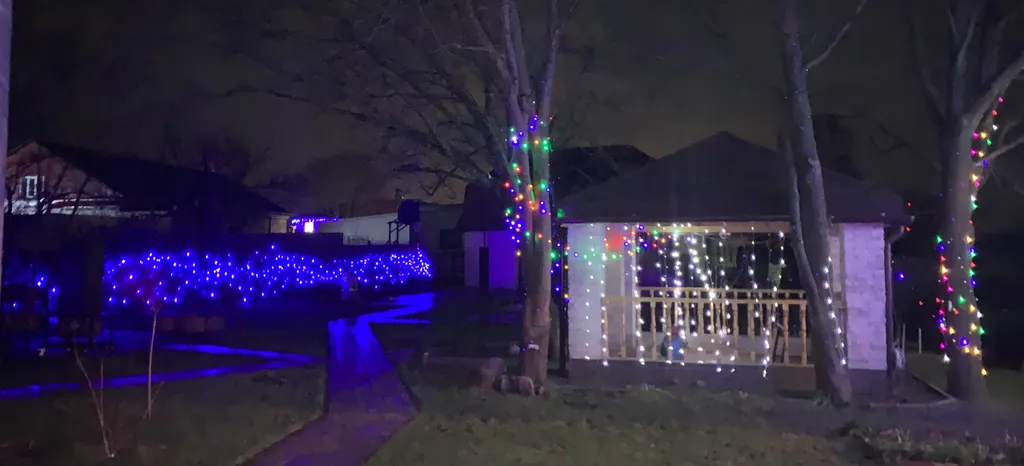 Коттедж Гостевой дом с сауной и бассейном — Светлый