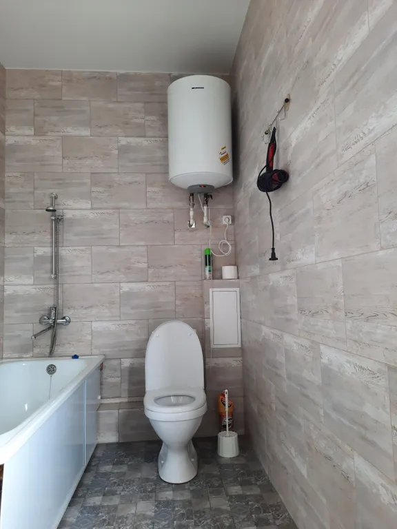 Сдается второй этаж в двухэтажном доме с большой мансардой