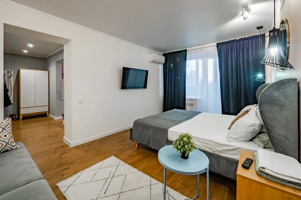 Видовая квартира в центре с видом на Троицкий парк