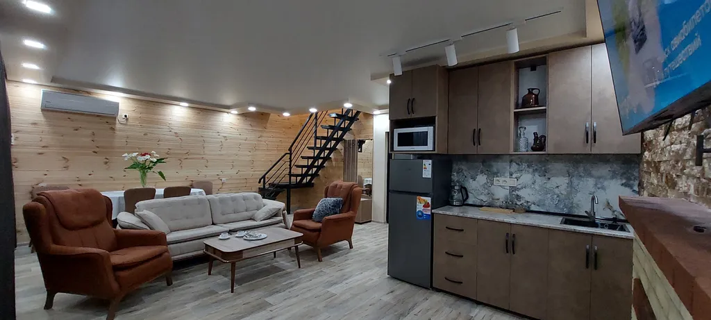 Коттедж с видом на город