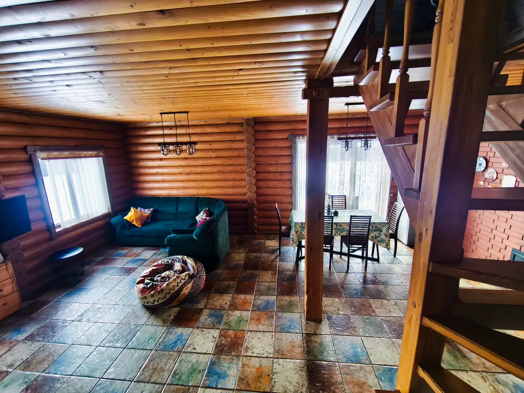 Уютный загородный дом с баней и прудом недалеко от моря