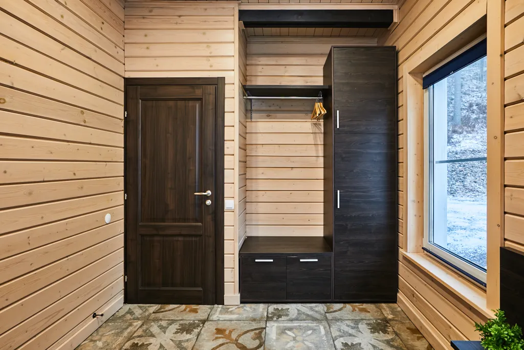 Просторный коттедж с 4 спальнями, камином и террасой