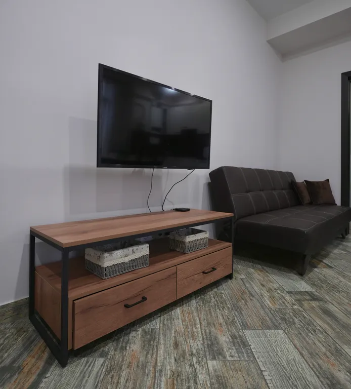 Большая квартира напротив подъемника