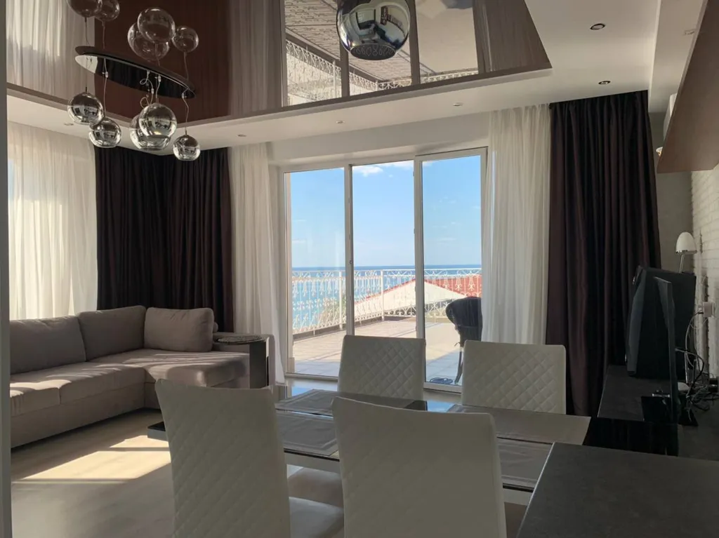 Апартамент с качественным ремонтом и видом на море