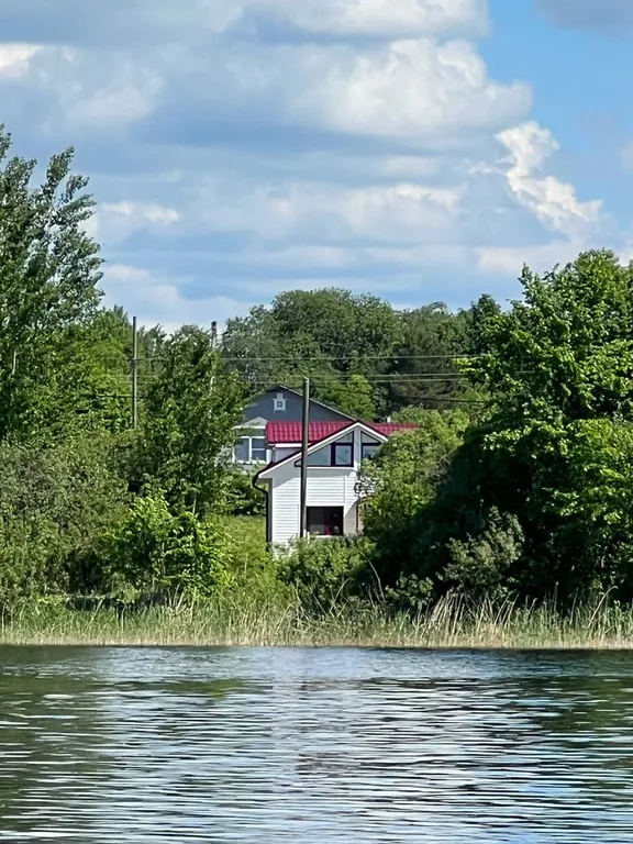 Коттедж Уютный дом с баней и видом на озеро Врево — Луга