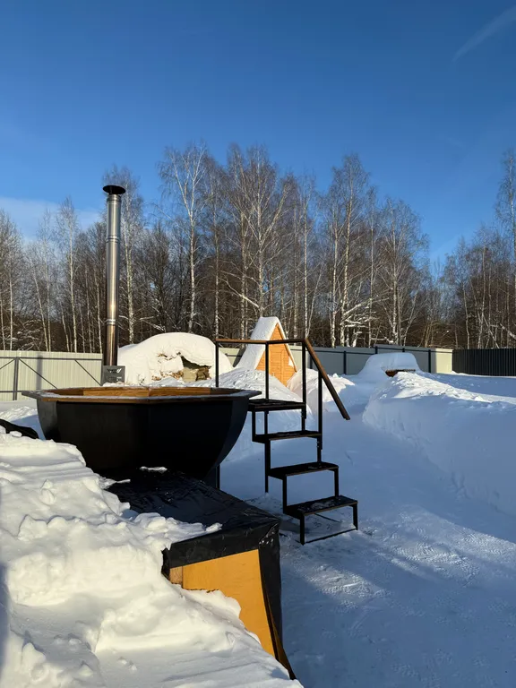 Домик у леса с чаном