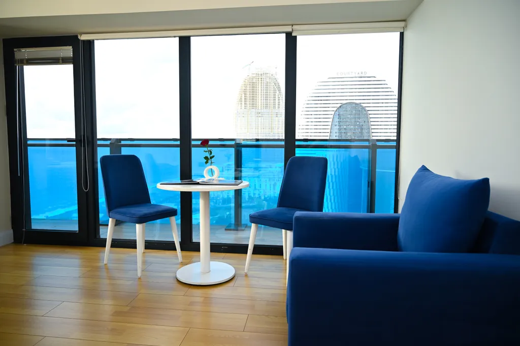 Большая 2+1 с шикарным видом на море и набережную, 22 этаж