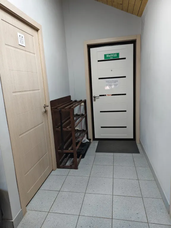 Семиместный номер с общей ванной комнатой