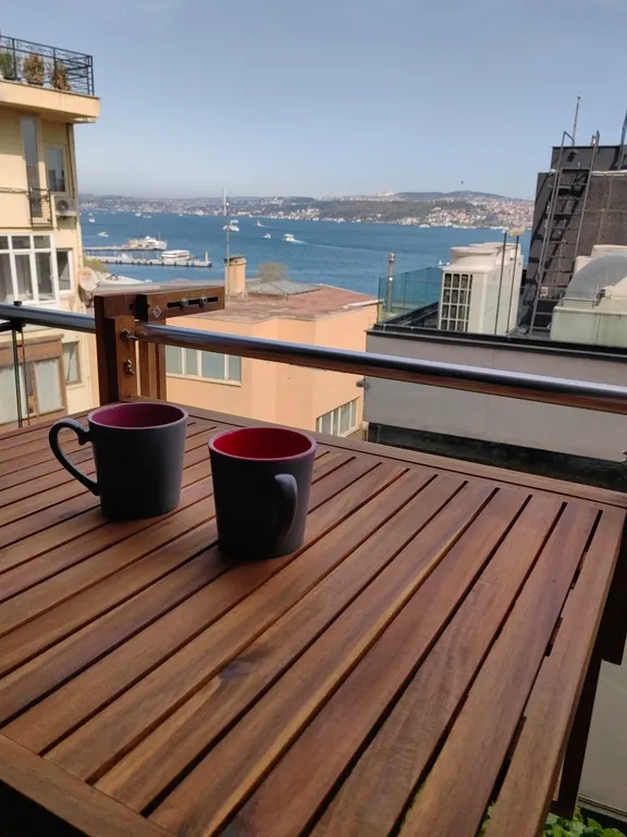 İstanbul boğaz manzaralı teraslı stüdyo daire