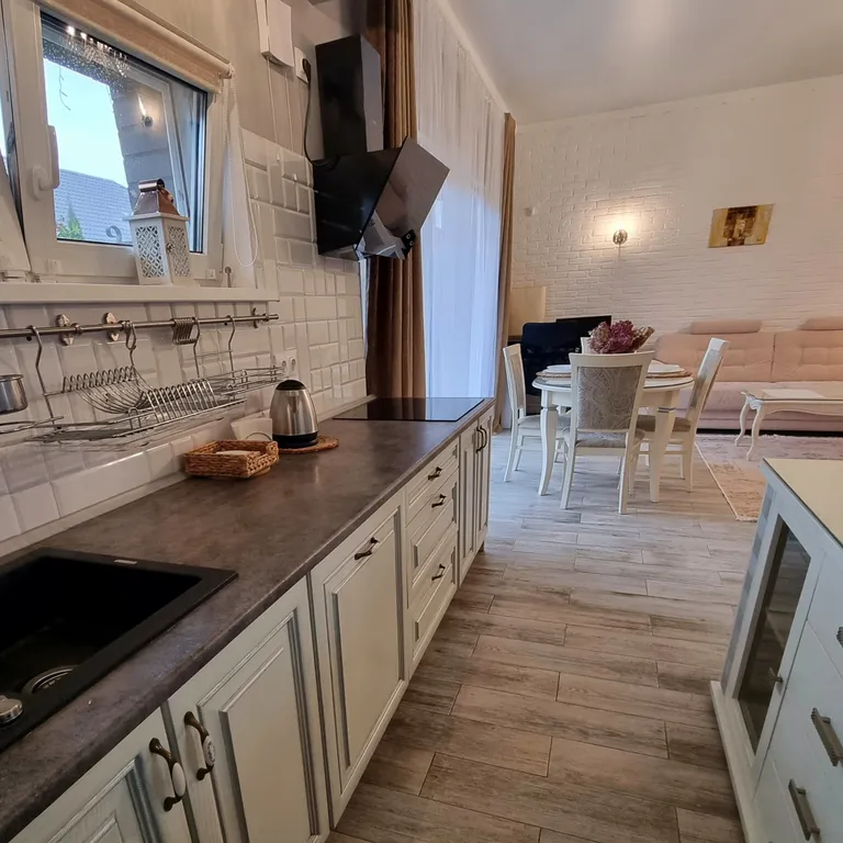 Brest dream garden. Атмосферный гестхаус с шикарным видом на лес