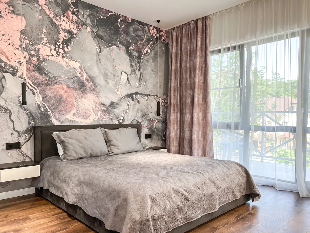 Новый современный дом с теплым бассейном и сауной