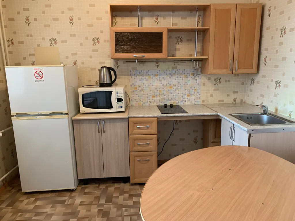 Квартира Квартира Однокомнатная через дорогу от набережной реки Кача — Красноярск